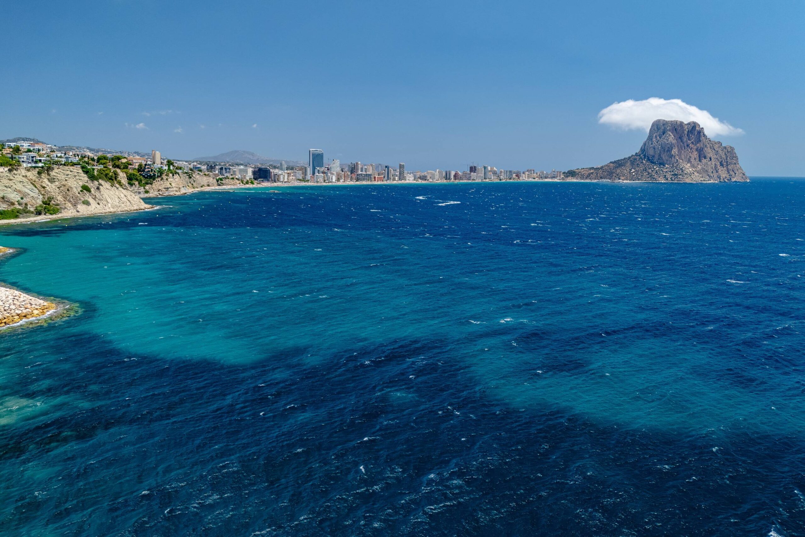 Villa a la venta con vistas al mar y a la montaña en Calpe