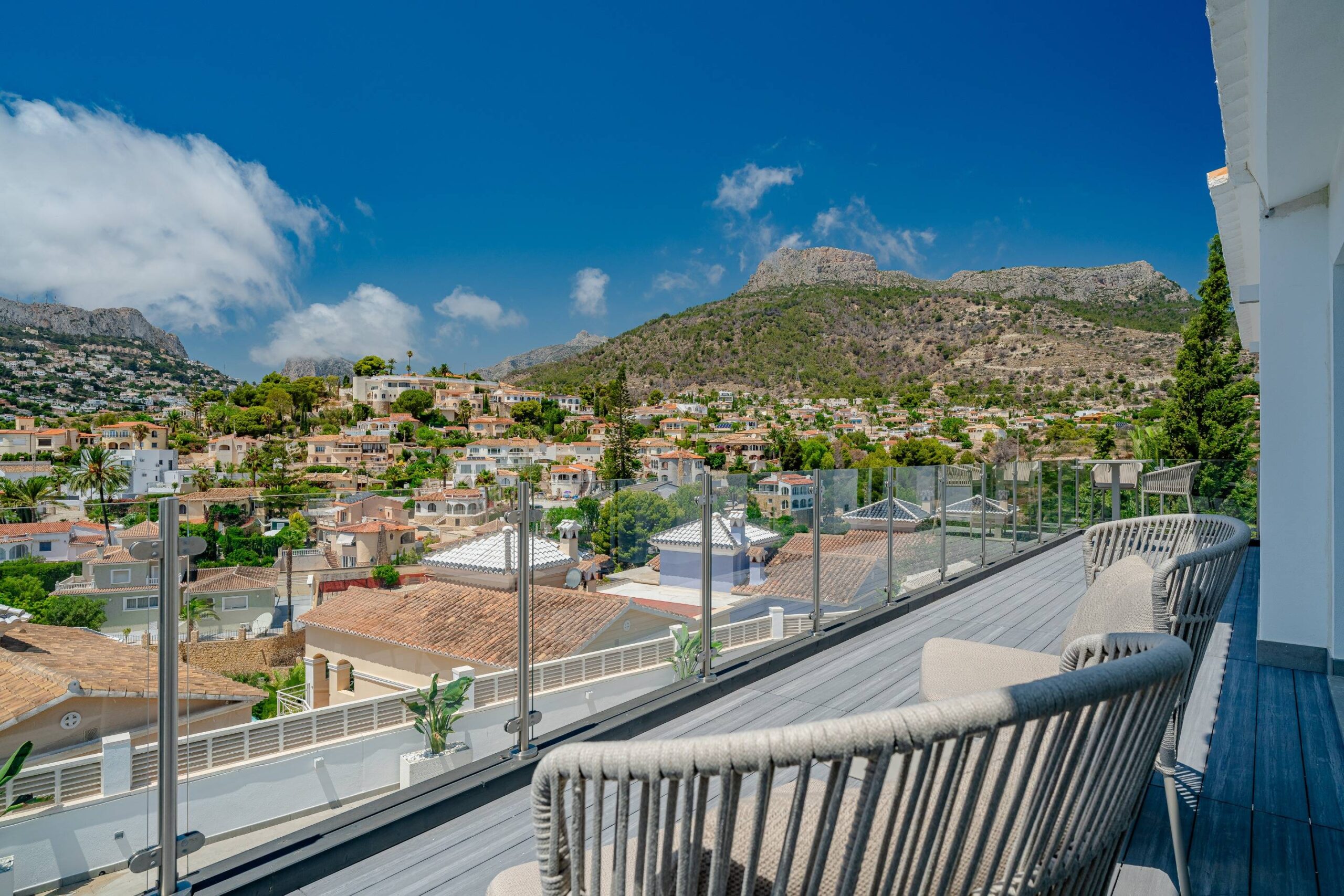 Villa a la venta con vistas al mar y a la montaña en Calpe