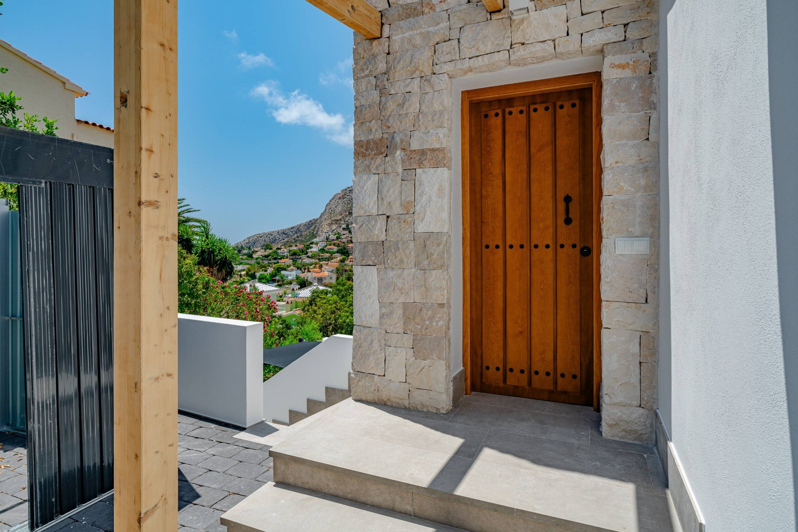 Villa a la venta con vistas al mar y a la montaña en Calpe
