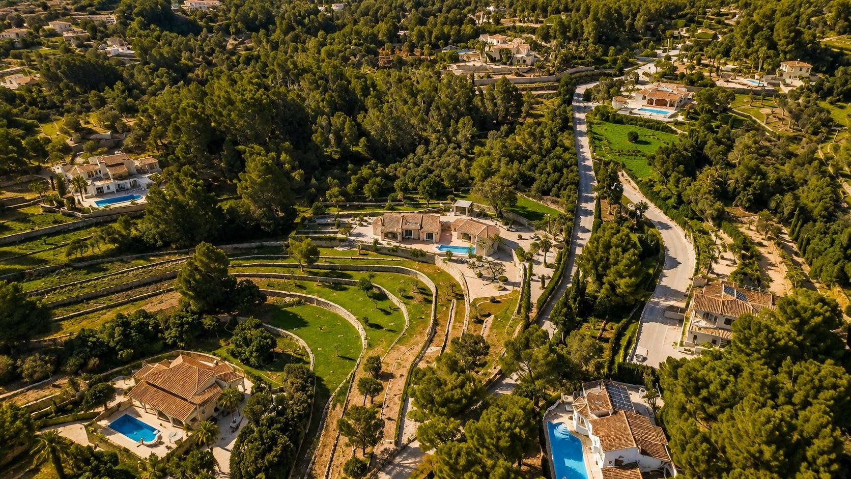 Finca Valleverde. Encantadora villa de una sola planta en venta en Llíber con una gran parcela.