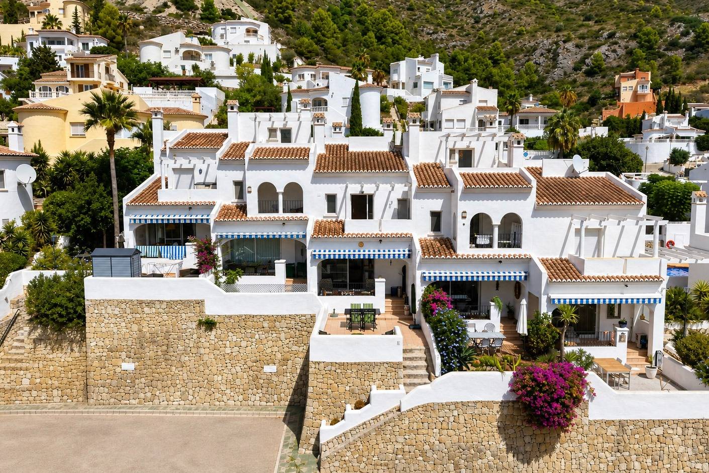 Bungalow orientado al sur con vistas abiertas en Valle del Paraíso