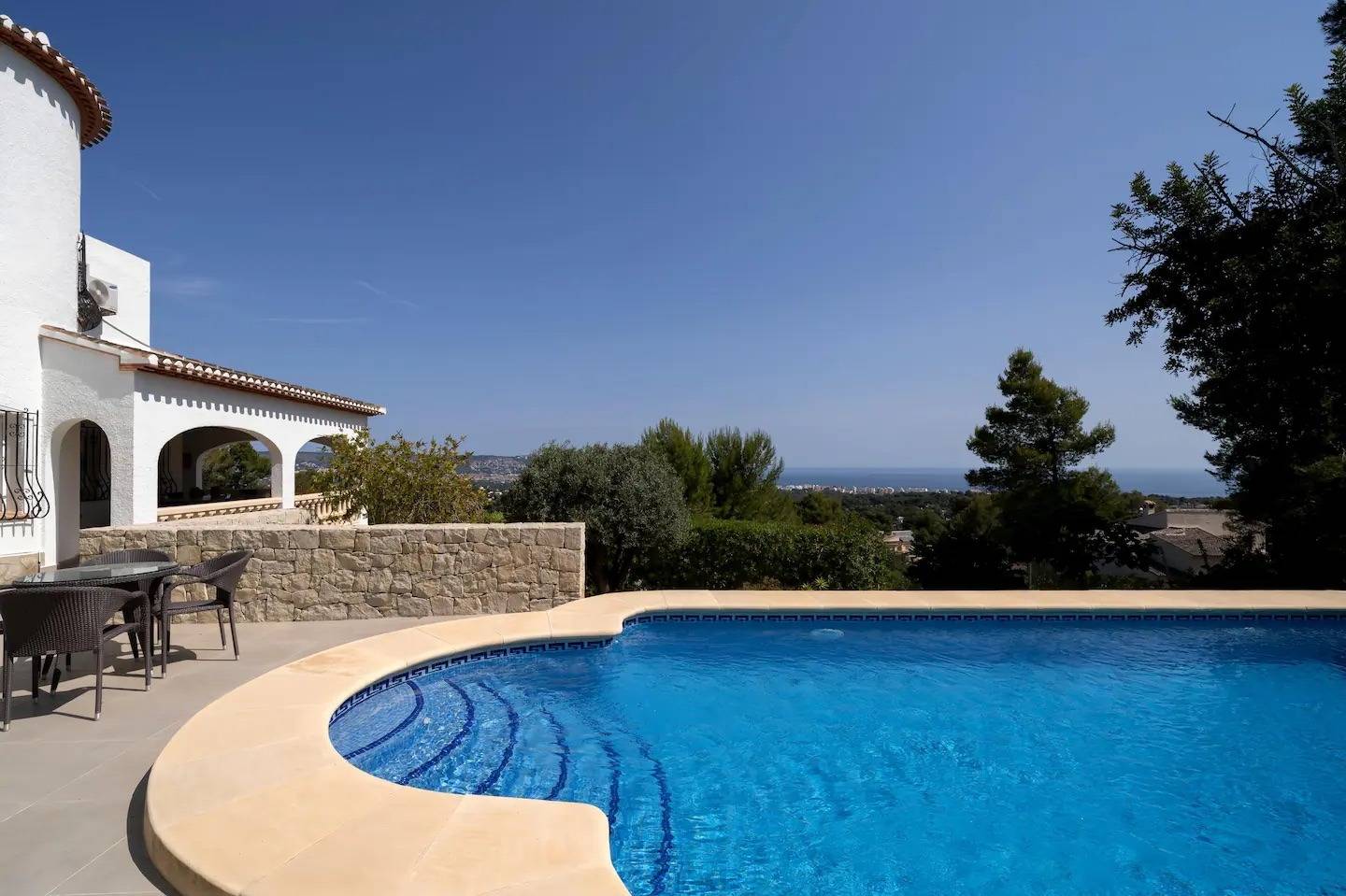 Villa Tetuana. Villa con vistas al mar en venta en Jávea