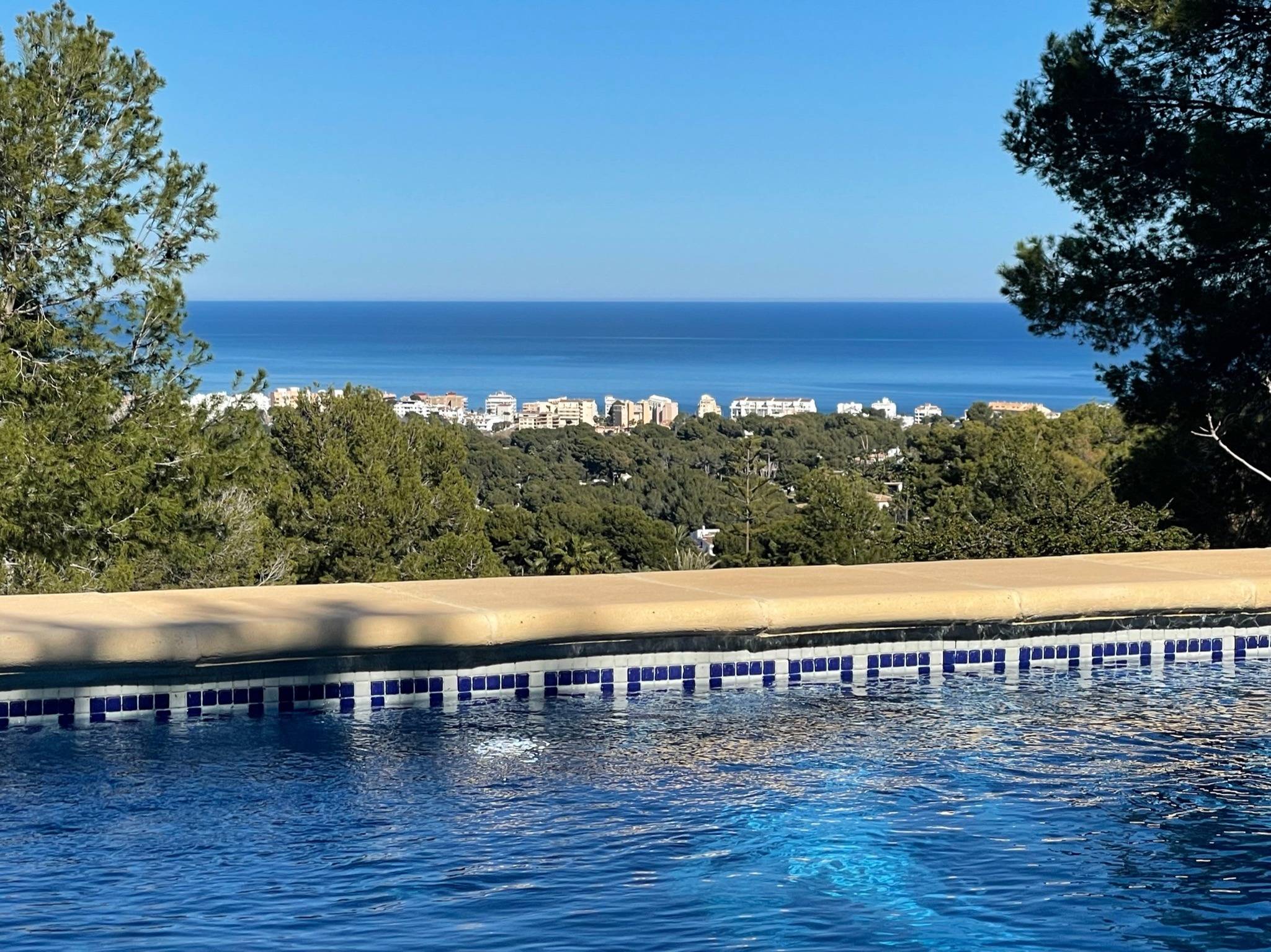 Villa Tetuana. Villa con vistas al mar en venta en Jávea