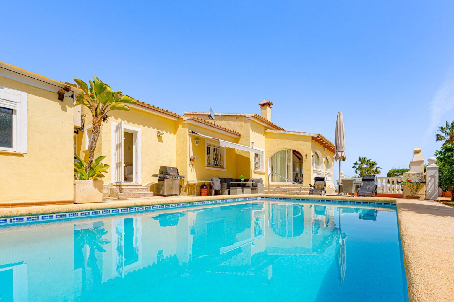 Villa con vistas al mar en venta en Benitachell